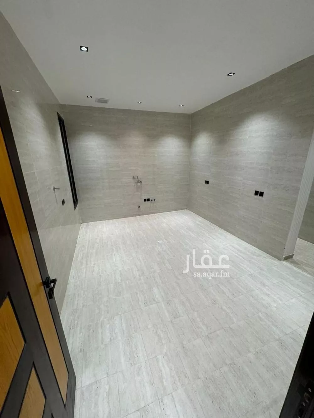 8 bedroom villa in Al Rimal 16