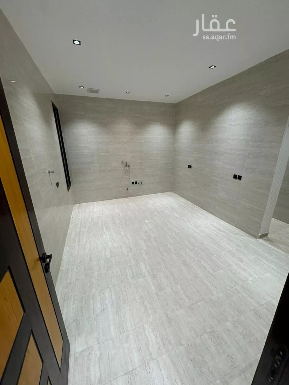 8 bedroom villa in Al Rimal 3