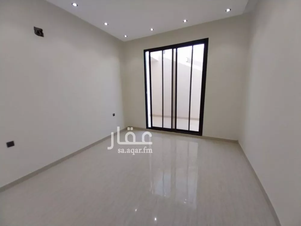 4 bedroom villa in Tuwaiq, Riyadh 9
