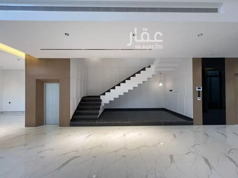 5 bedroom villa in Al Narjis 8