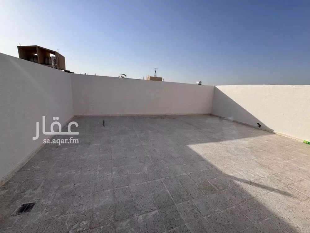 فيلا 6 غرف في العريجاء الغربية 6