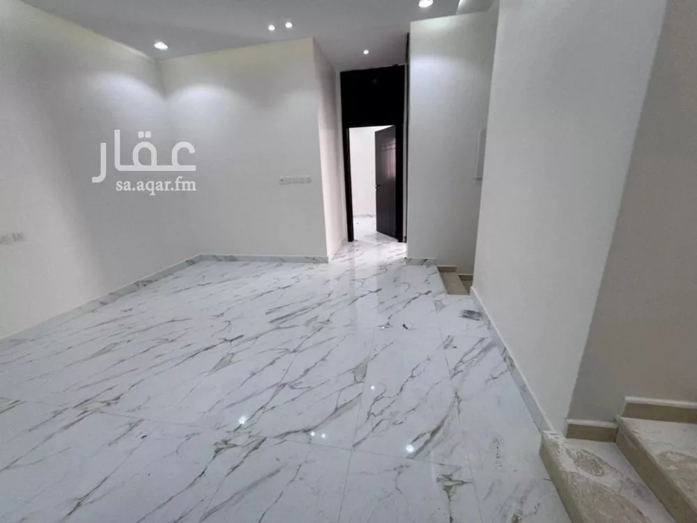 فيلا 6 غرف في العريجاء الغربية 10