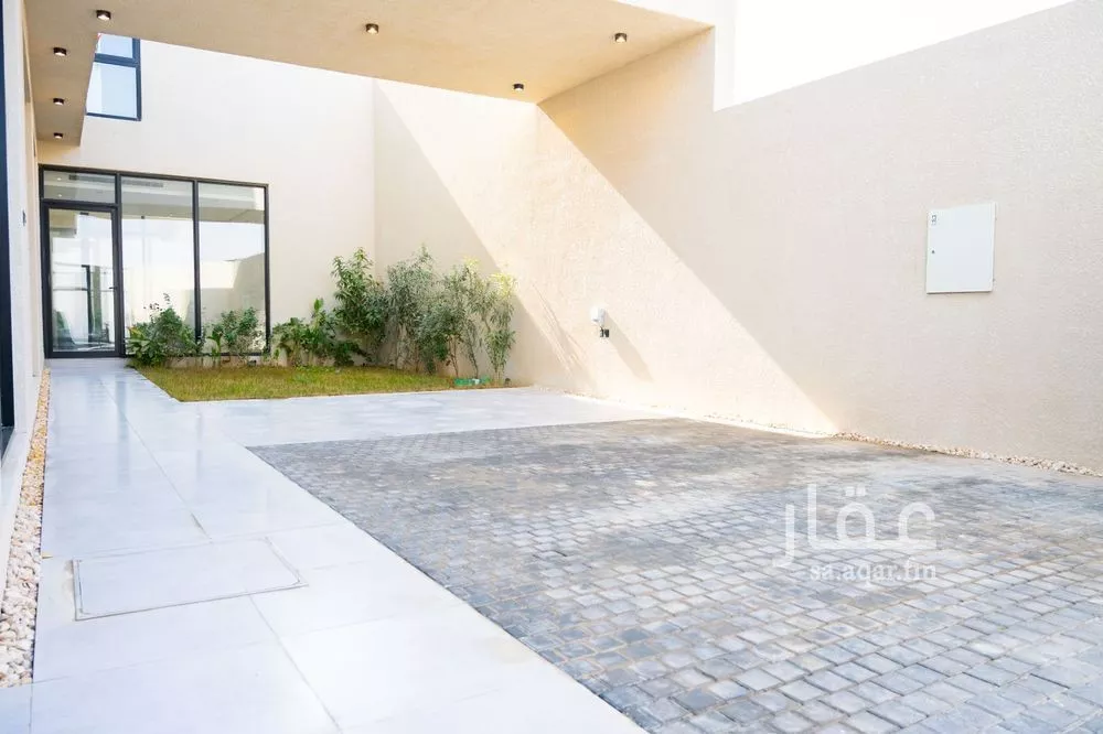 4 bedroom villa in Al Aridh 5