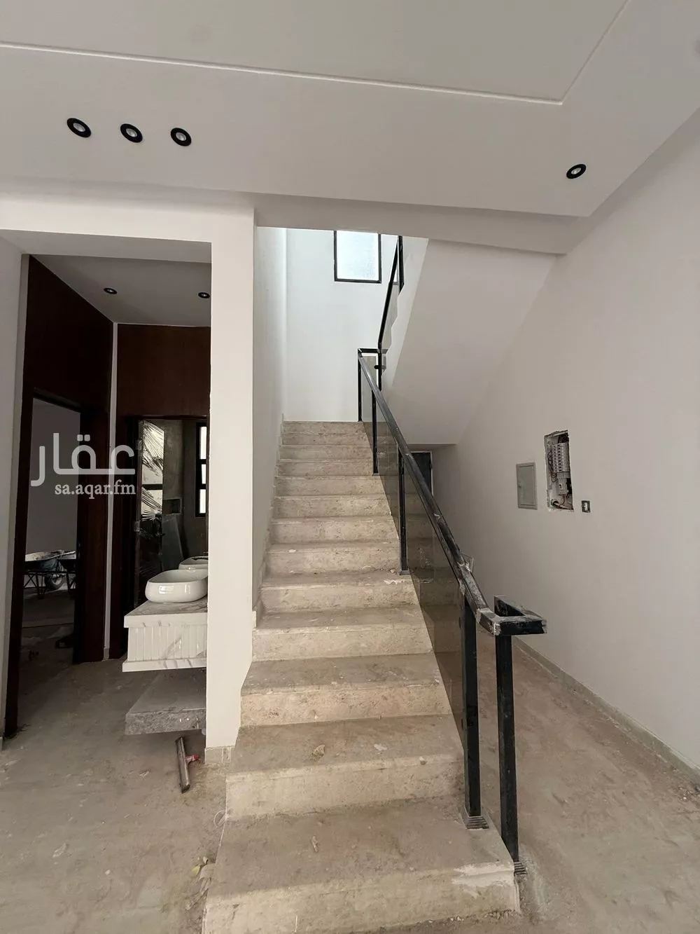5 bedroom villa in Dhahrat Namar 16