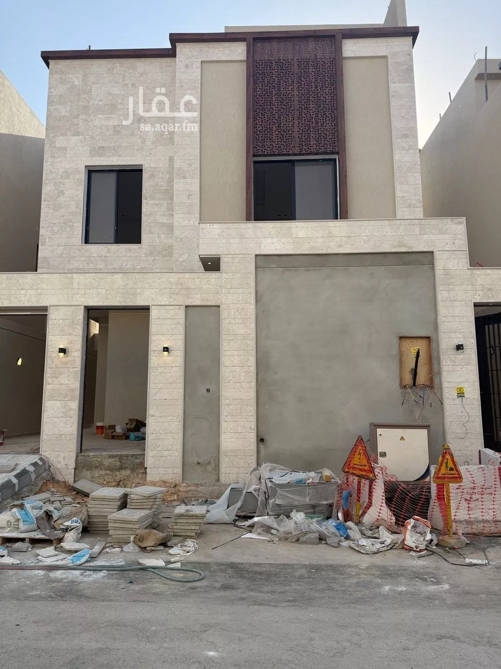 5 bedroom villa in Dhahrat Namar 5