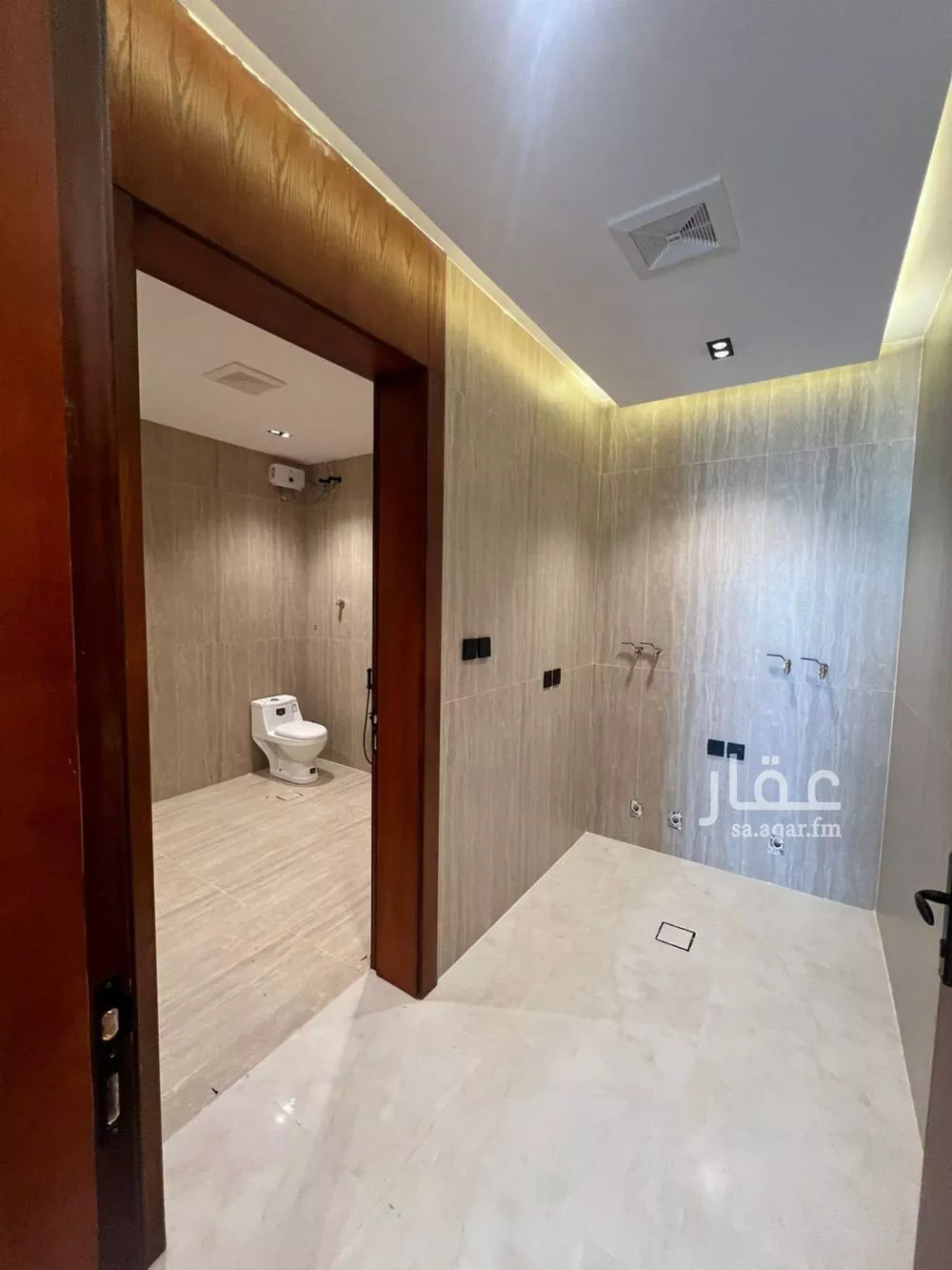 6 bedroom villa in Al Mahdiyyah 6