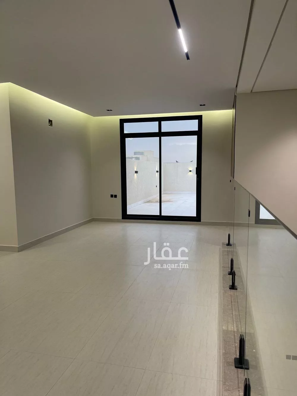 فيلا 5 غرف في النرجس 10