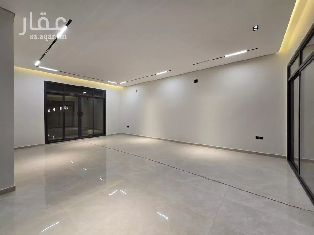 5 bedroom villa in Al Rimal 4