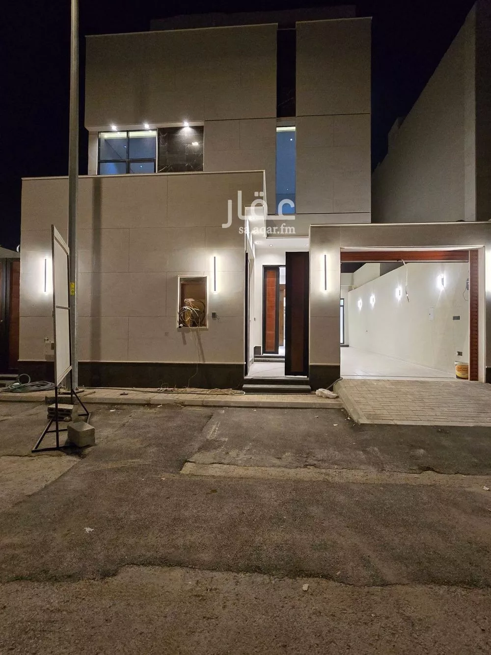 5 bedroom villa in Al Rimal 5