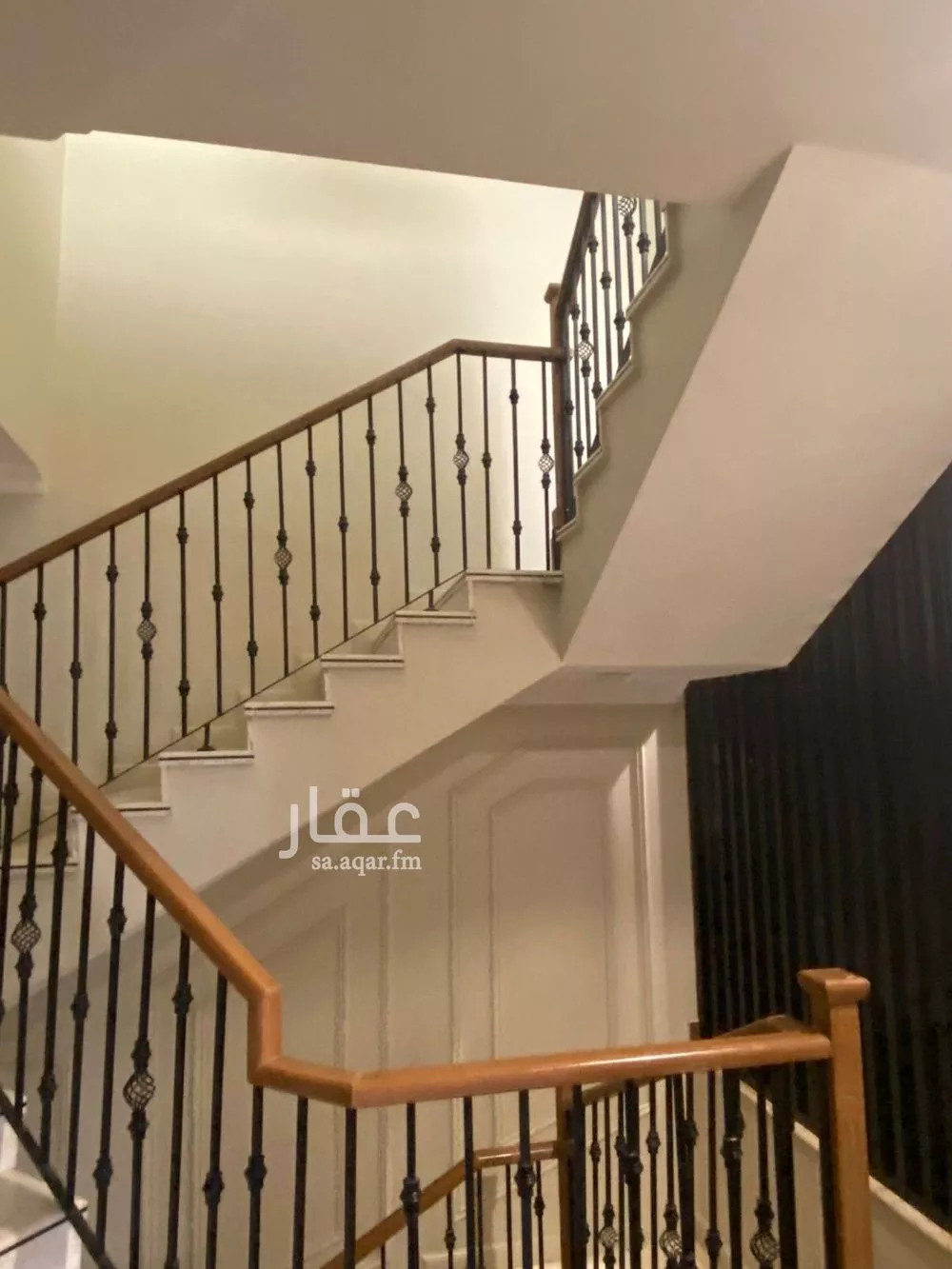 فيلا 6 غرف في عرقة 7