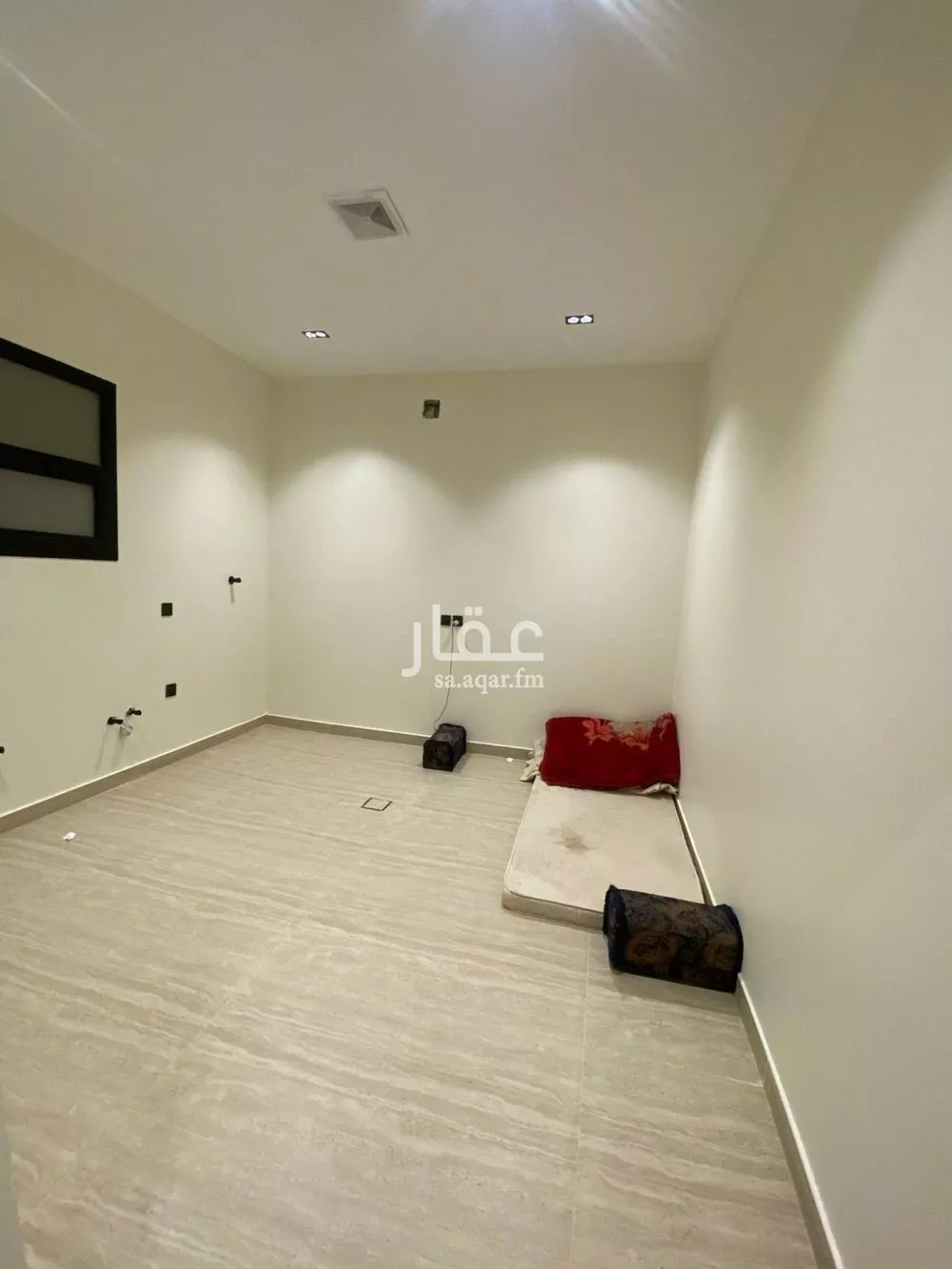4 bedroom villa in Al Zahrah 6