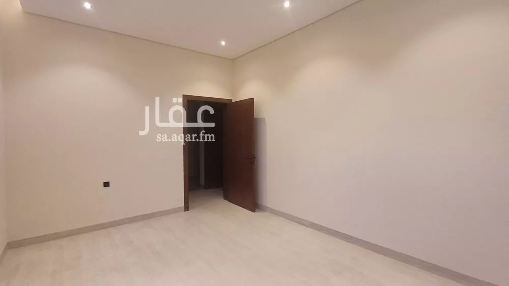 فيلا 4 غرف في الجنادرية 2