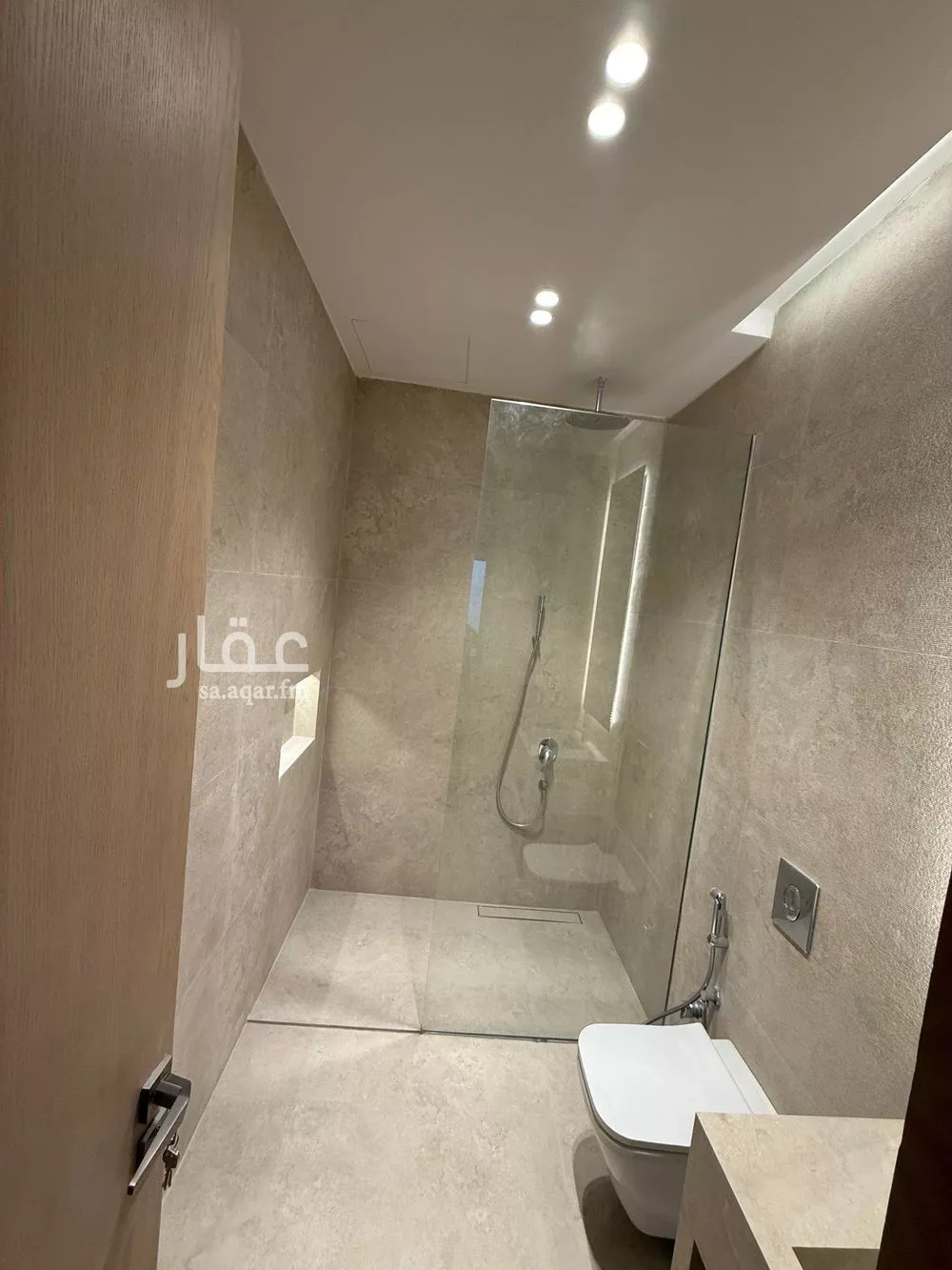 5 bedroom villa in Salah Ad Din 2