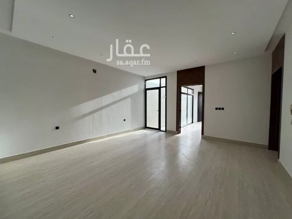 5 bedroom villa in Okaz 9