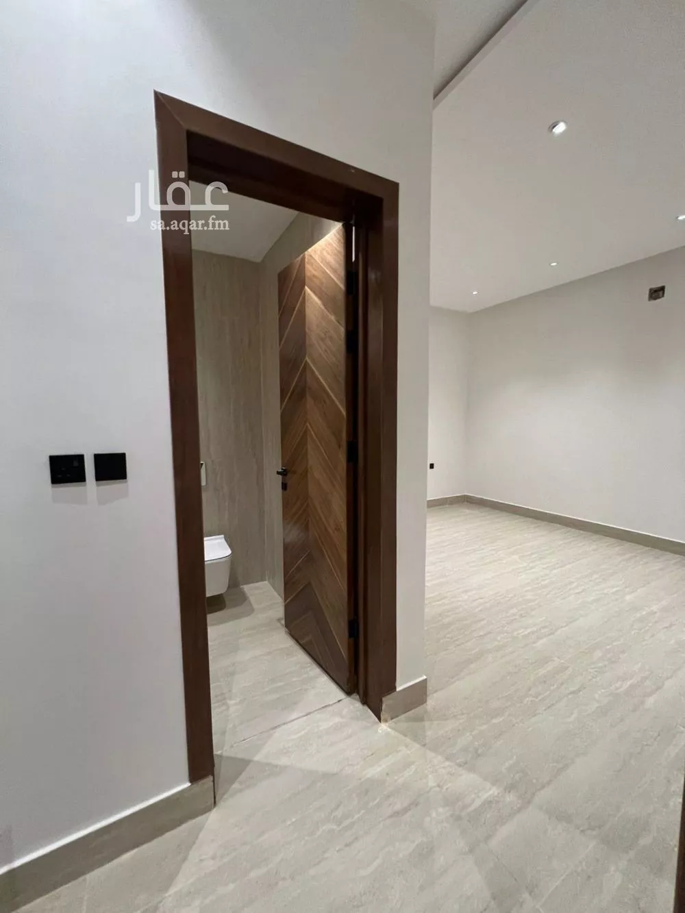 5 bedroom villa in Okaz 10
