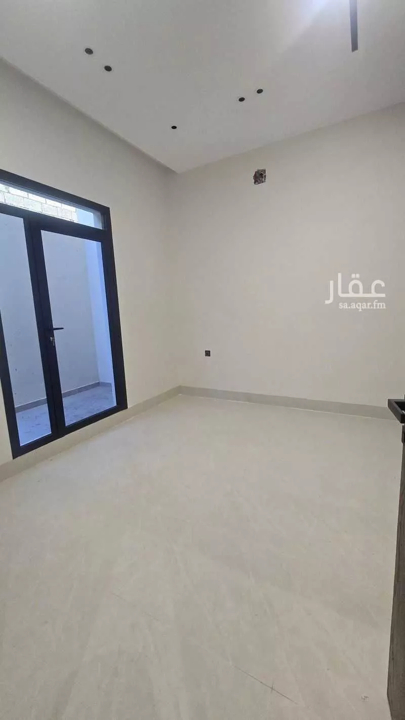 فيلا 5 غرف في العريجاء الغربية 18