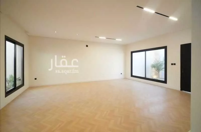 فيلا 4 غرف في العارض 18