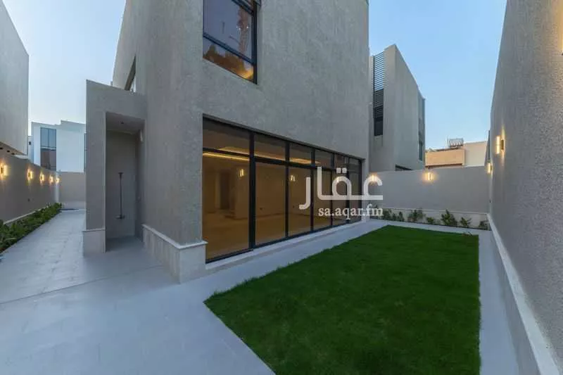 6 bedroom villa in Al Yasmin 5