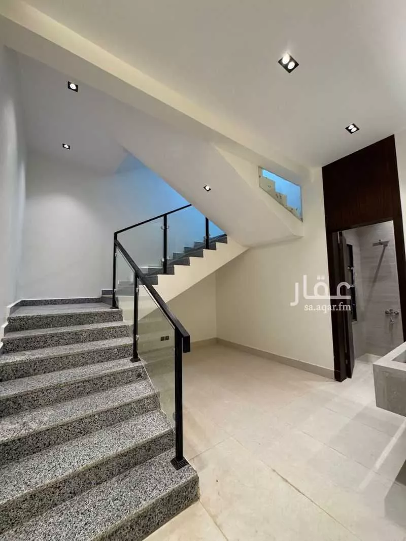 8 bedroom villa in Dirab 18