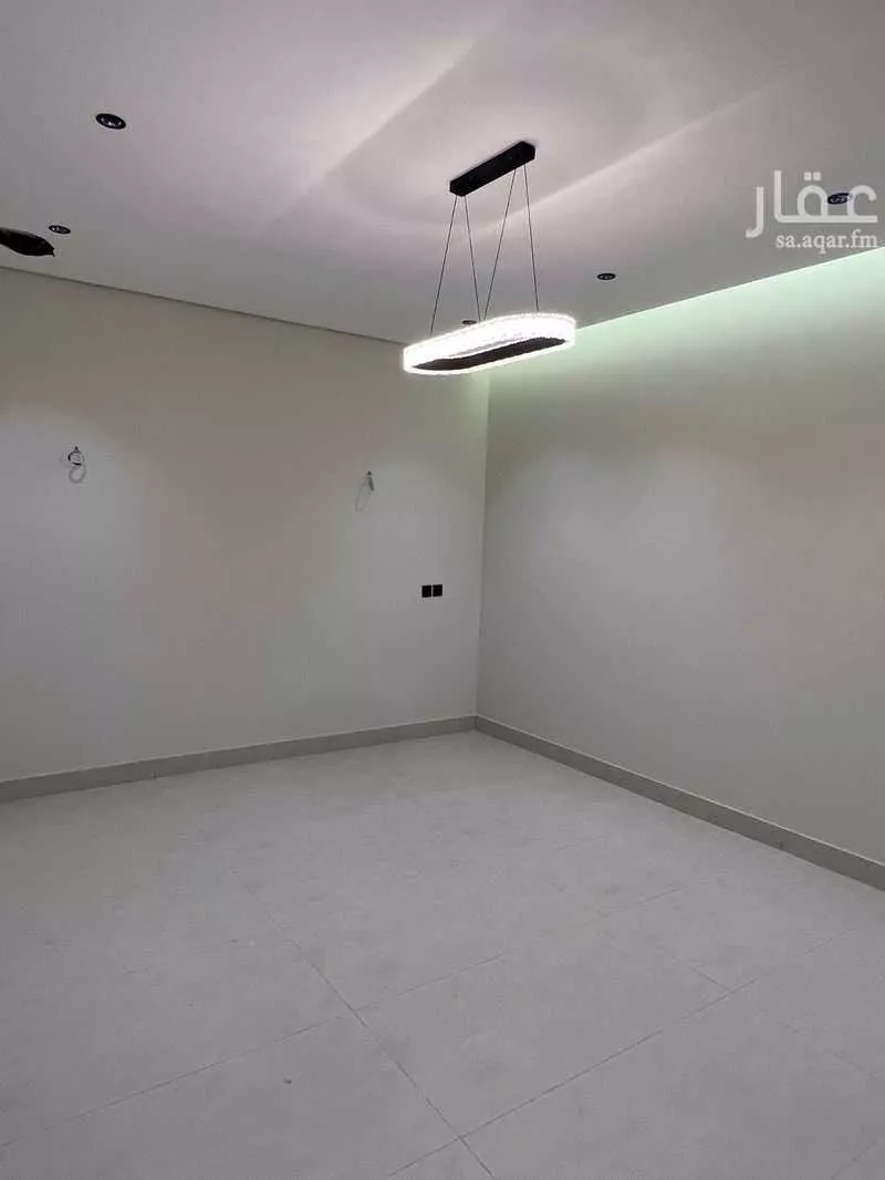 فيلا 4 غرف في العارض 2
