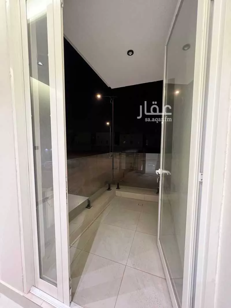 فيلا 4 غرف في العارض 3