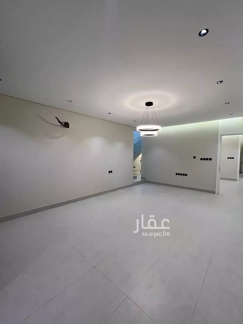 فيلا 4 غرف في العارض 7