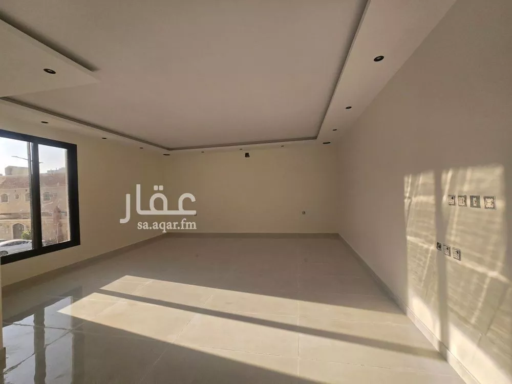 6 bedroom villa in Dhahrat Laban 3