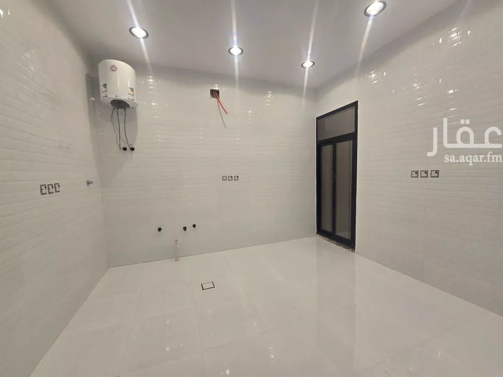 6 bedroom villa in Dhahrat Laban 6