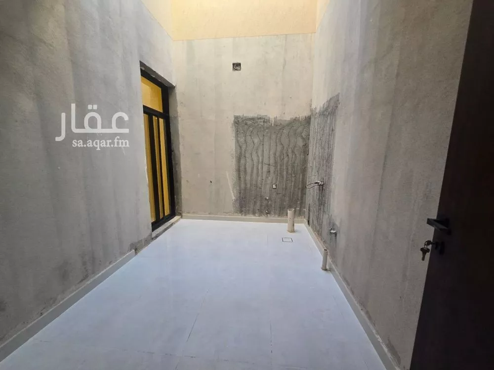 6 bedroom villa in Dhahrat Laban 7