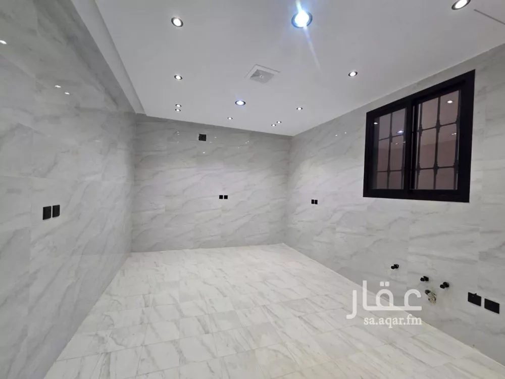 6 bedroom villa in Al Uraija Al Gharbiyah, Riyadh 9