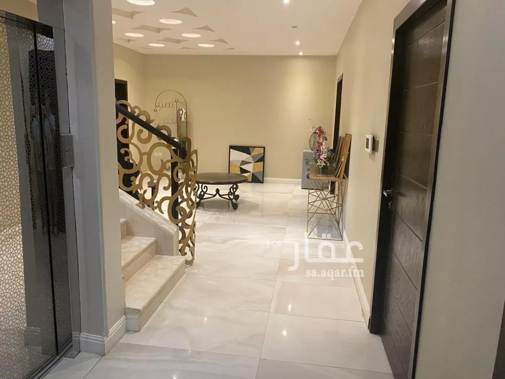 5 bedroom villa in Al Aridh 3