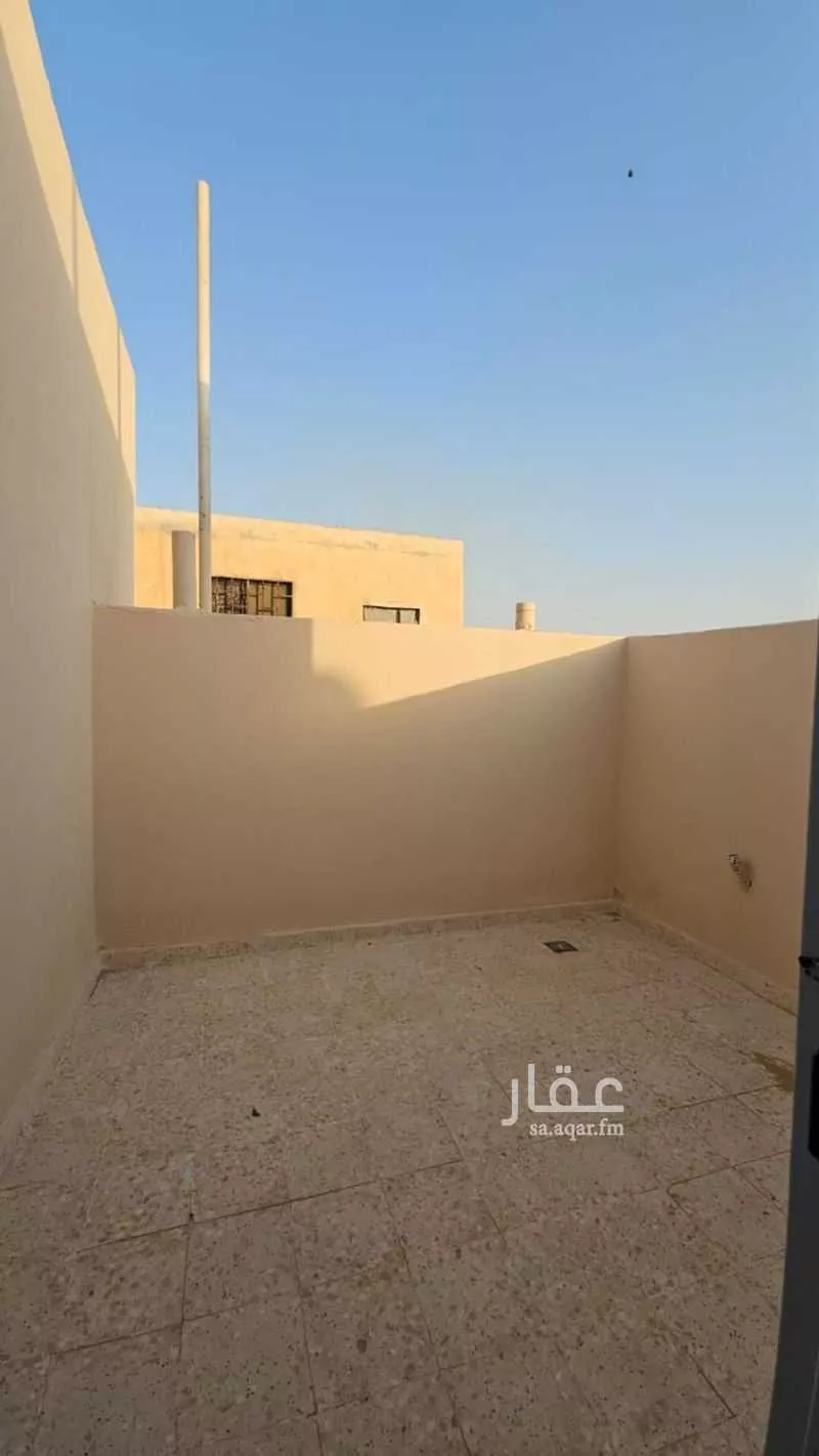 فيلا 6 غرف في العريجاء الغربية 13