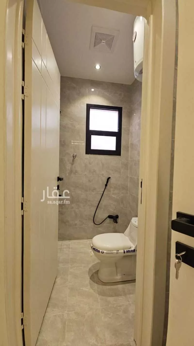 فيلا 6 غرف في العريجاء الغربية 9