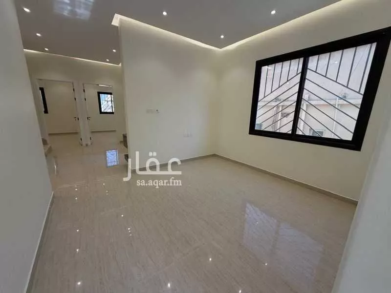 8 bedroom villa in Al Zahrah, Riyadh 4