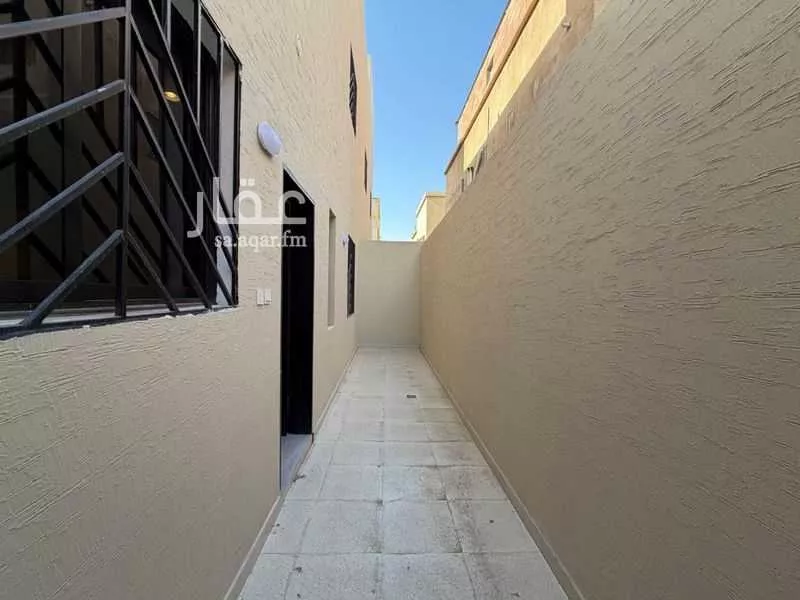 8 bedroom villa in Al Zahrah, Riyadh 9