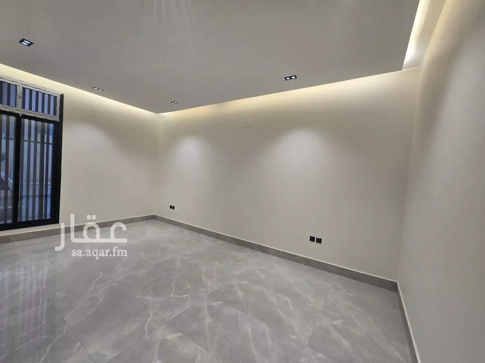 5 bedroom villa in Dhahrat Laban 16