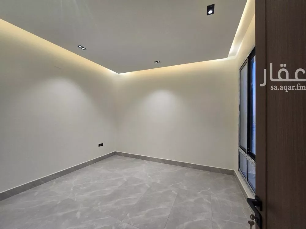5 bedroom villa in Dhahrat Laban 8