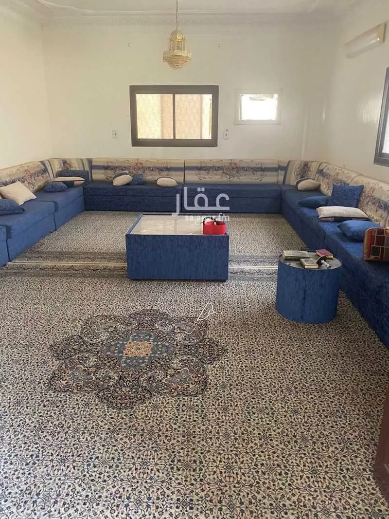 فيلا 6 غرف في عكاظ 8