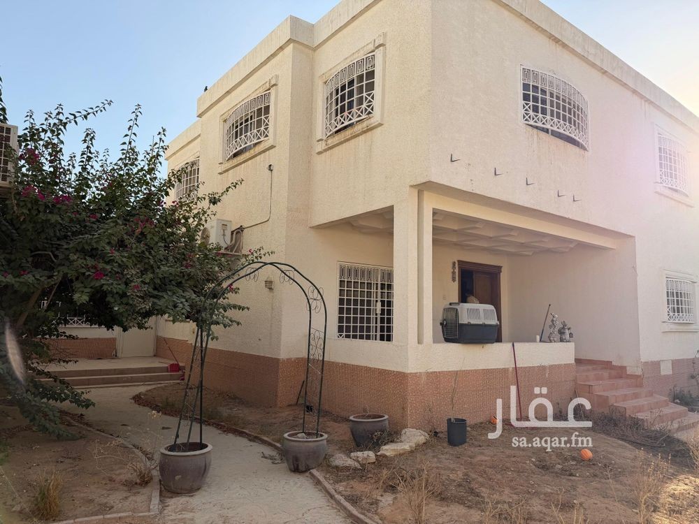 فيلا 4 غرف في الربوة، الرياض 11