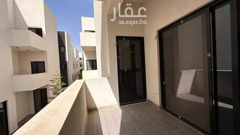 3 bedroom apartment in Al Malqa 6