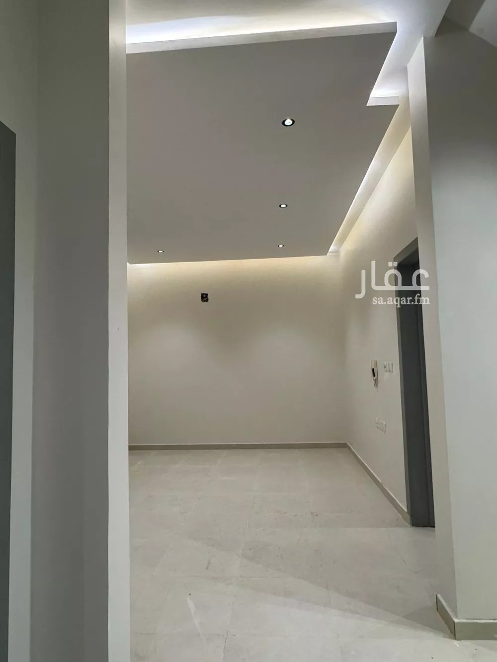 فيلا 7 غرف في عكاظ 22