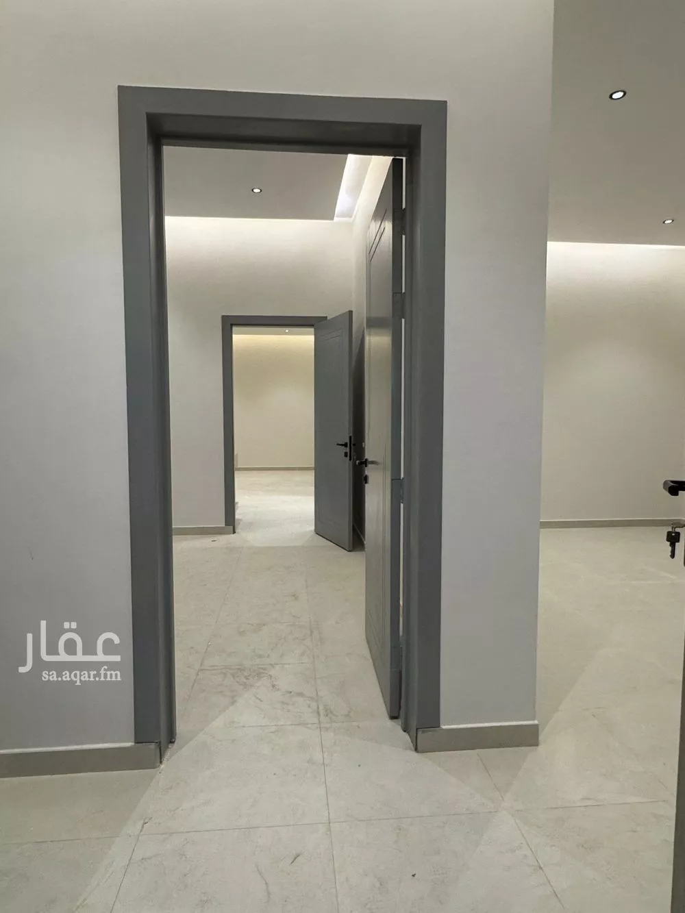 فيلا 7 غرف في عكاظ 24
