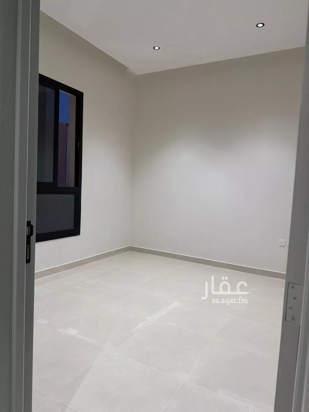 فيلا 7 غرف في عكاظ 8