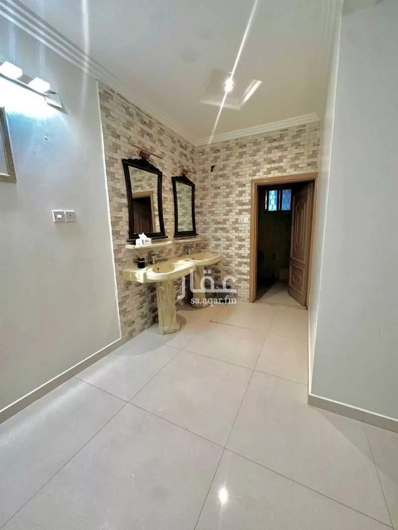 10 bedroom villa in Al Zahrah 24