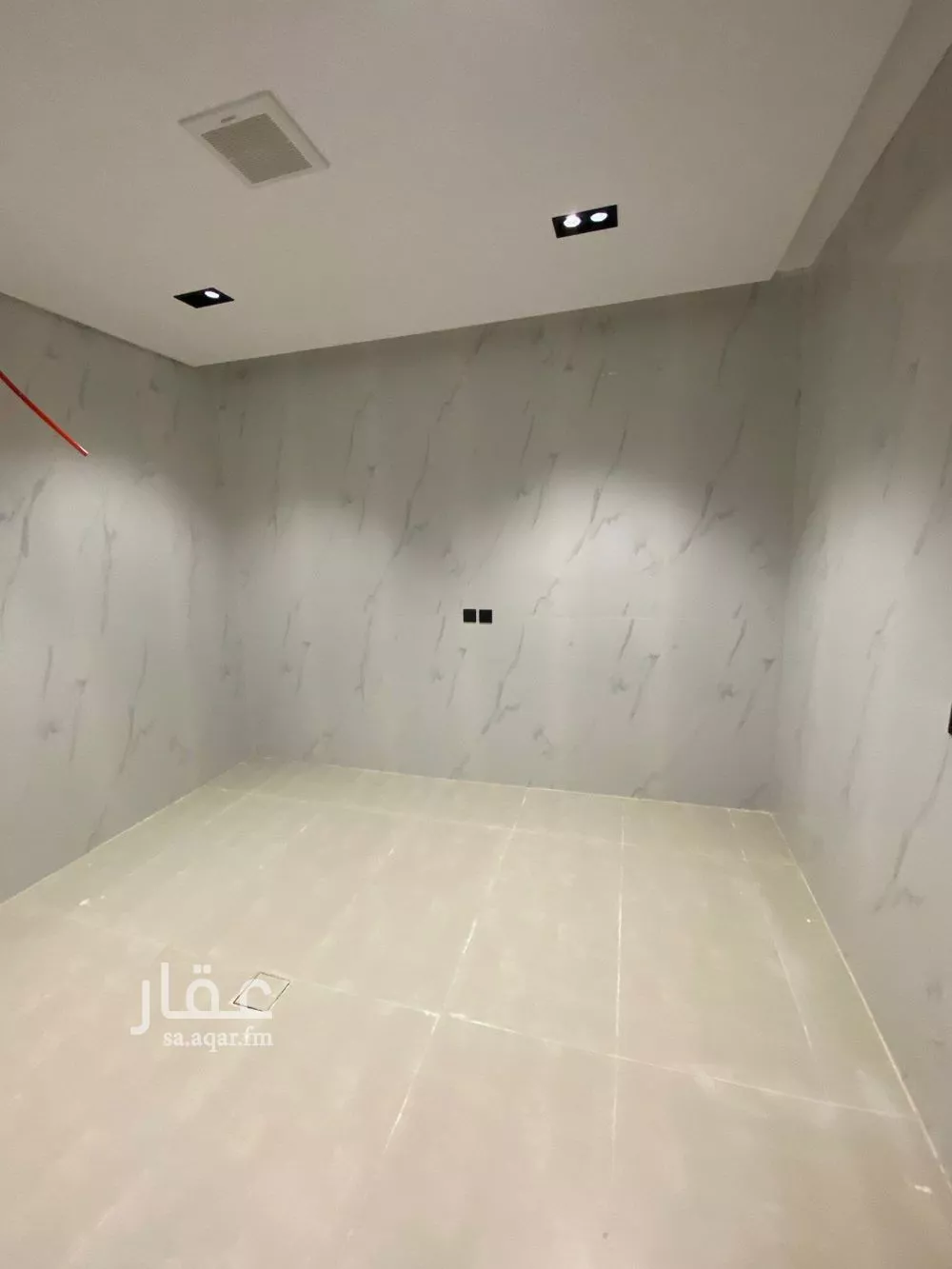 فيلا 5 غرف في عكاظ 11