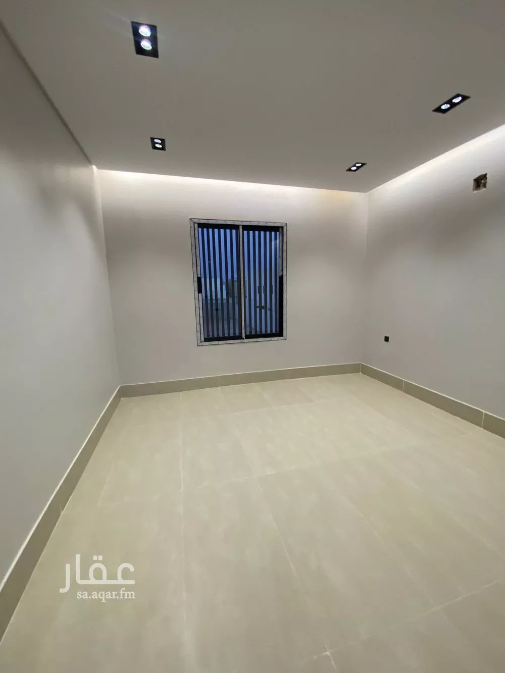 فيلا 5 غرف في عكاظ 14