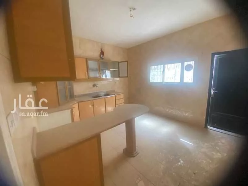 4 bedroom villa in Al Malaz 3
