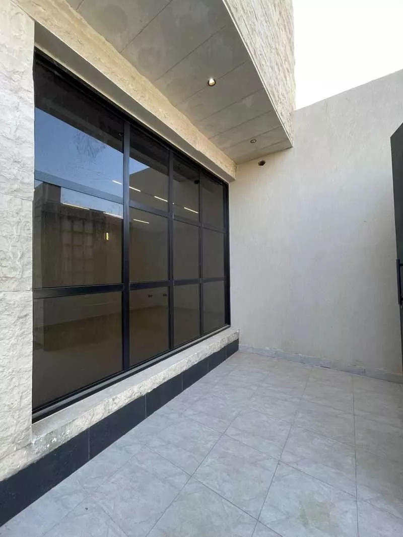 5 bedroom villa in Al Narjis 5