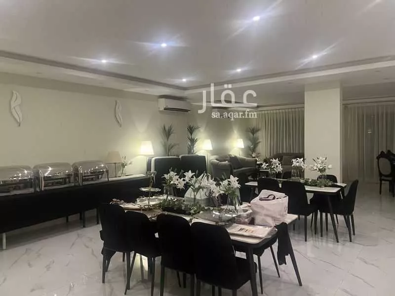 8 bedroom villa in Al Rawdah 12