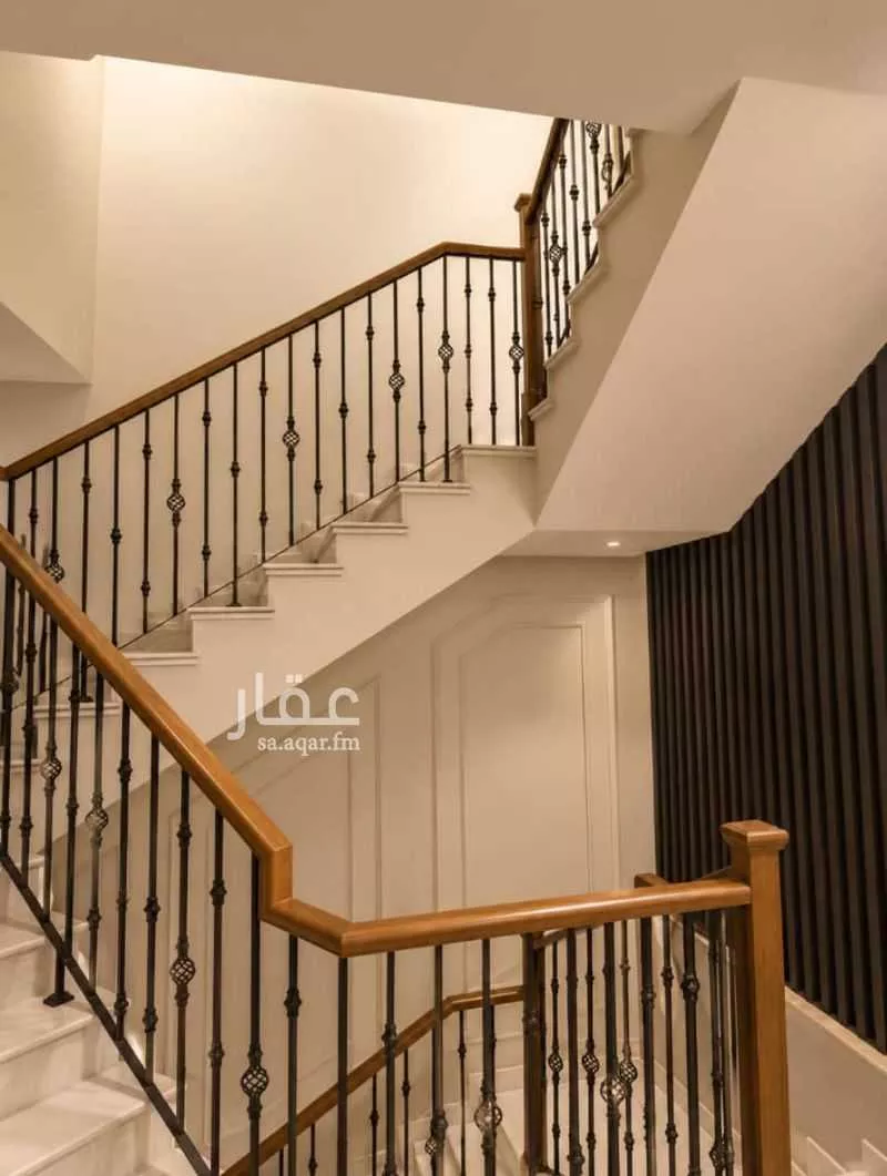 5 bedroom villa in Irqah 4